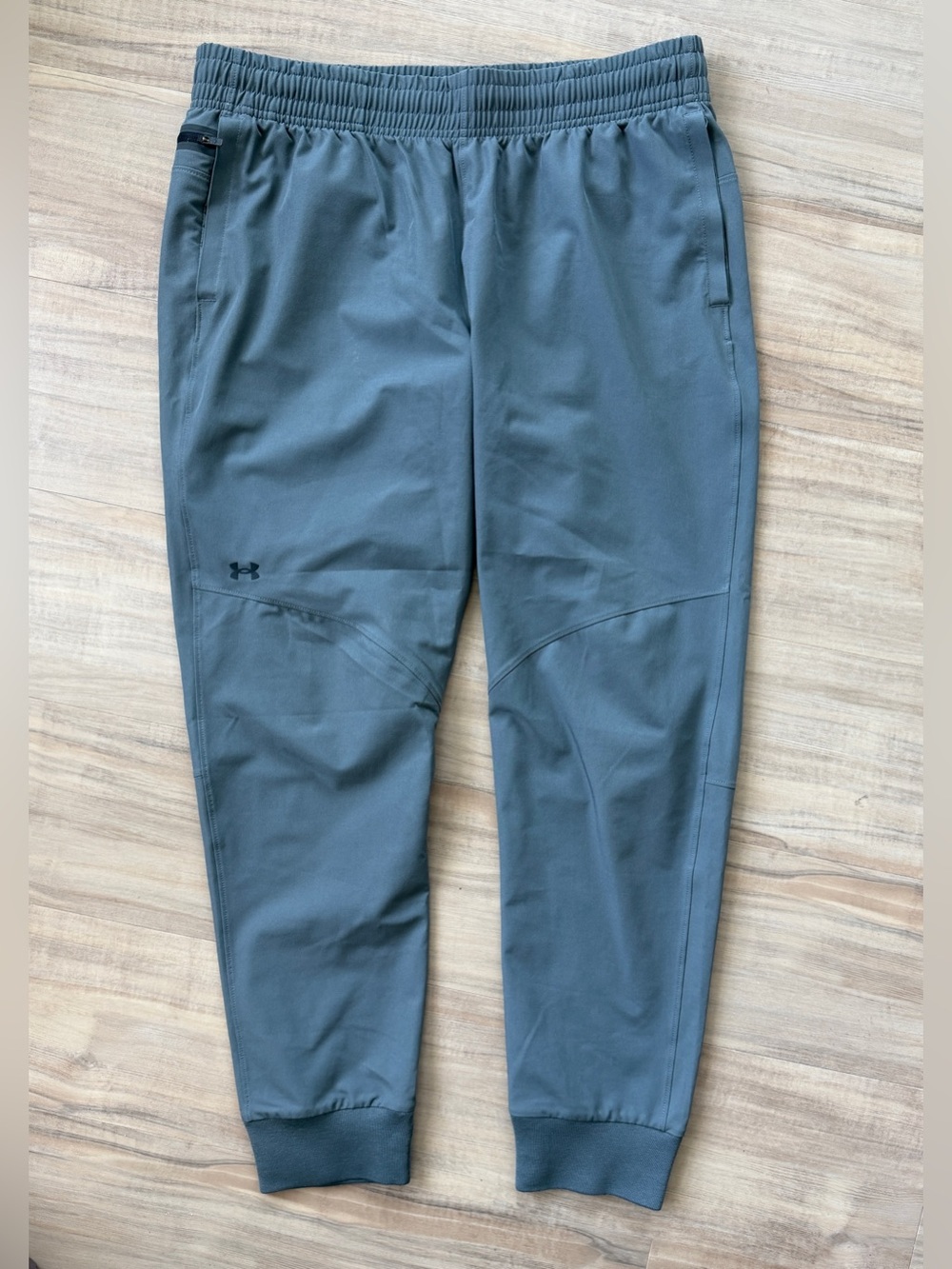Women’s UnderArmour joggers